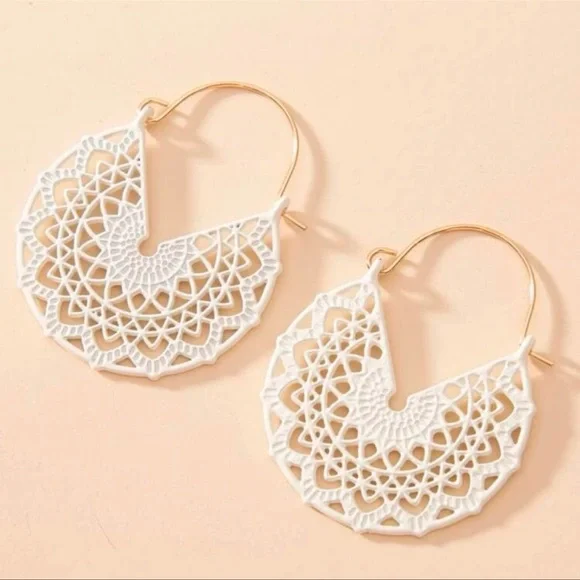 Basketweave hoop earrings white gold OS - Picture 4 of 4